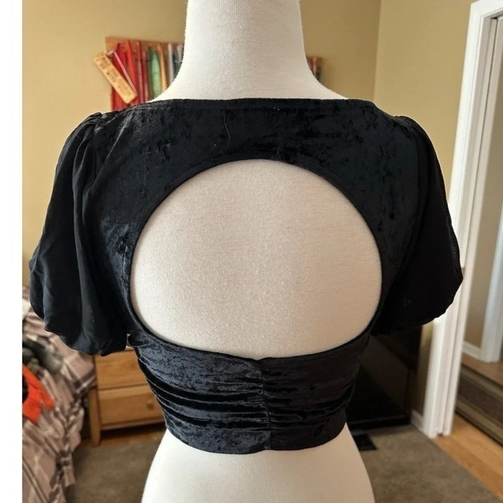 Free People JR Black Crushed Velvet Puff Sleeve‎ Cutout Back Crop Whimisgoth XS - Picture 2 of 5
